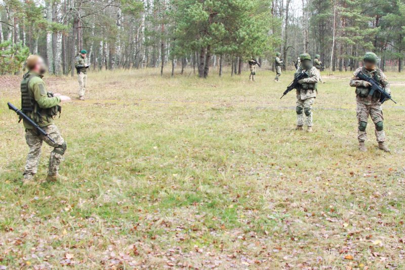 В Литве завершили обучение военные инструкторы из Украины
