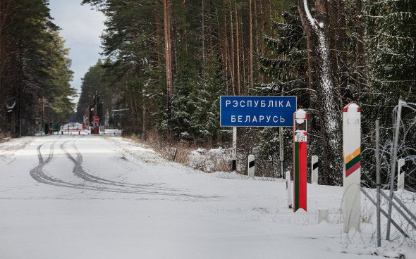 На границе Литвы с Беларусью пограничники развернули 19 мигрантов