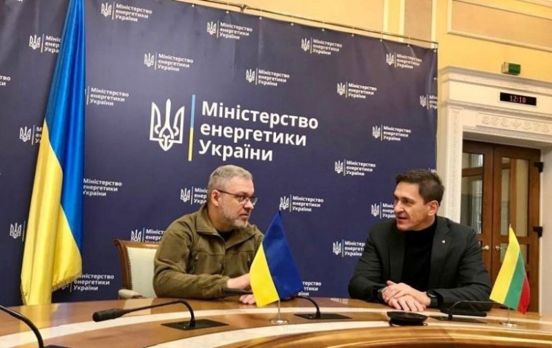 Крейвис обсудил с украинским министром в Киеве помощь Украине
