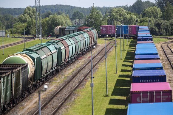 У России осталось менее половины квоты на транзит санкционированных товаров через Литву