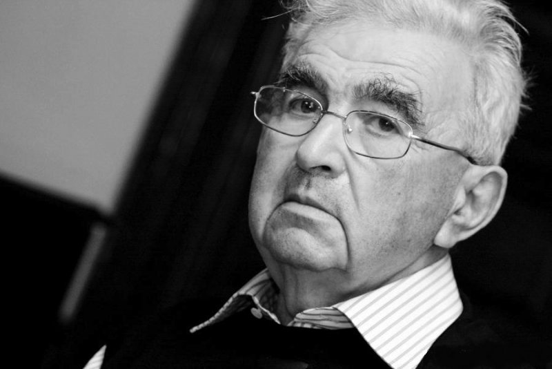 Руководители страны выражают соболезнования в связи со смертью писателя Григория Кановича