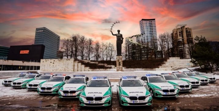 Полиции Литвы передано 12 автомобилей, приобретенных в связи с Вильнюсским саммитом НАТО