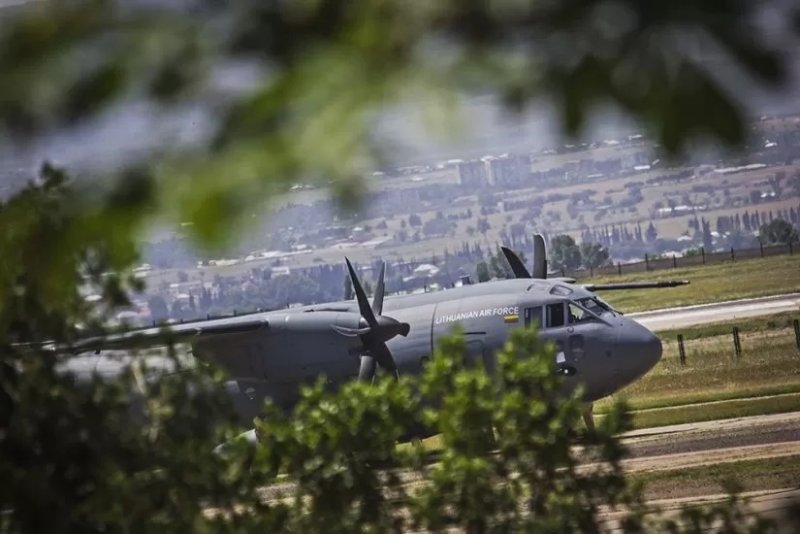 ВС Литвы отправляют в пострадавшую от землетрясения Турцию самолет Spartan