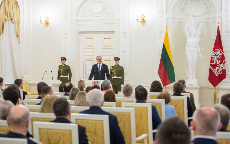 16 февраля - государственные награды получили более 60 граждан Литвы и иностранных государств