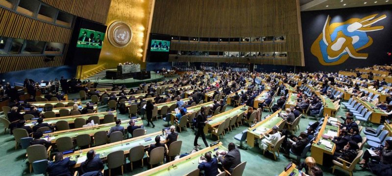 Генассамблея ООН приняла резолюцию с требованием "немедленного" вывода российских войск из Украины.