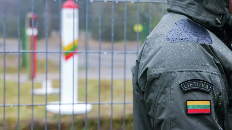 Пограничники развернули на границе Литвы с Беларусью 10 нелегальных мигрантов
