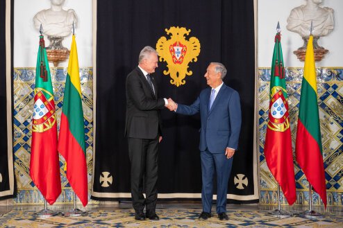 Президент Литвы и Португалии обсудили вопросы безопасности и двустороннего сотрудничества
