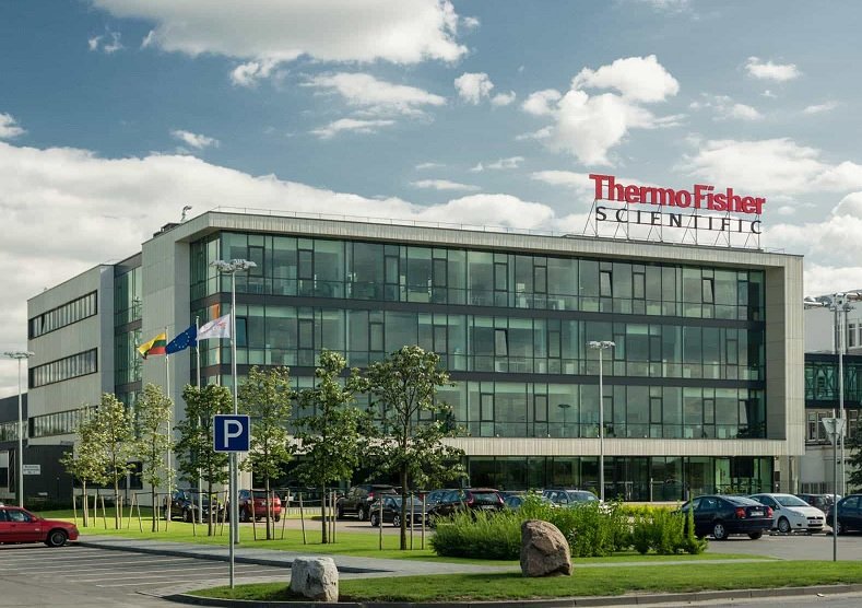 Литовская компания Thermo Fisher, чьи доходы и прибыль сократились, выплатила 1,6 млрд евро дивидендов