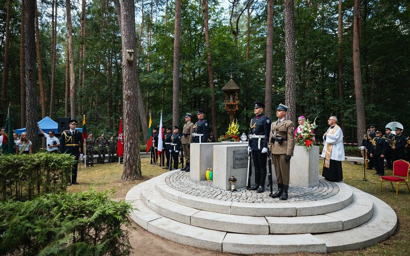 Президент Литвы: С. Дарюс и С. Гиренас стремились рассказать всему миру о полете Литвы к прогрессу