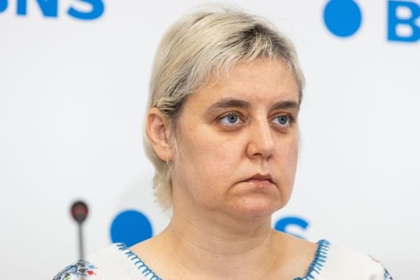 Ольга Карач. Представляет угрозу государственной безопасности, но остается в Литве и получает новый вид на жительство (дополнено)