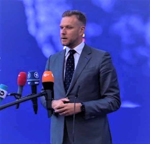 Глава МИД Литвы: промедление Запада с оружием позволило РФ закрепиться в окопах в Украине
