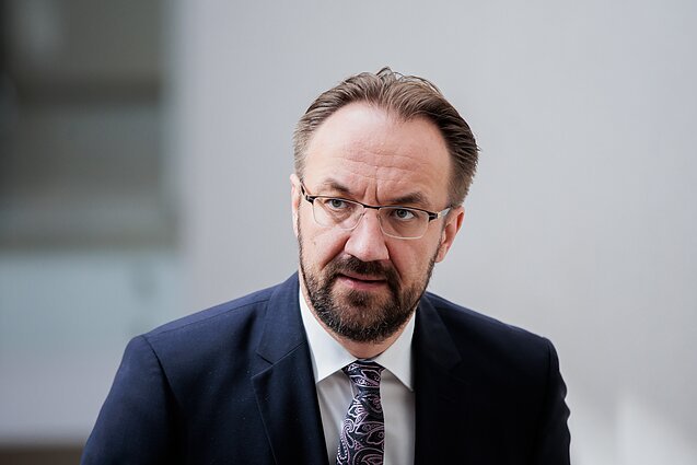 Председатель правления Банка Литвы  надеется, что ЕЦБ изменил ставки в последний раз (дополнено)