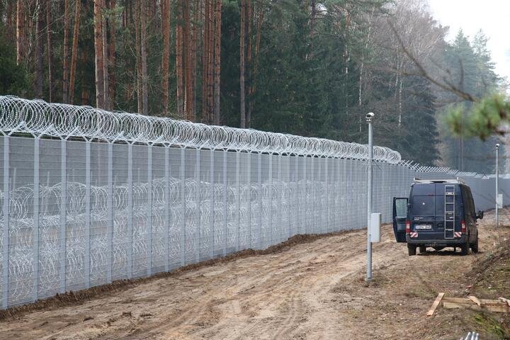 СОГГЛ: на границе Литвы с Беларусью развернули 20 нелегальных мигрантов