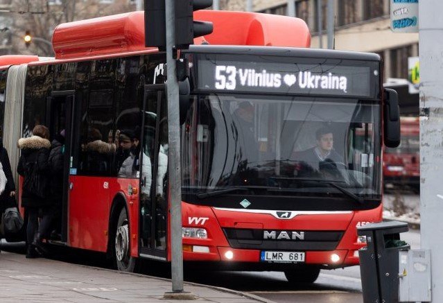 В Вильнюсе планируют расширить возможность украинцам бесплатно пользоваться общественным транспортом