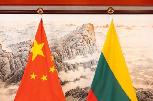 Китай возобновил выдачу виз гражданам Литвы, подтвердил МИД