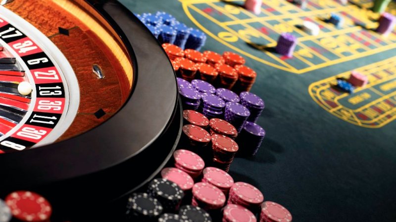 Восемь из 10 жителей Литвы одобрили бы запрет рекламы азартных игр (СМИ)