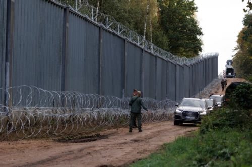СОГГЛ: на границе Литвы с Беларусью развернули восемь нелегальных мигрантов