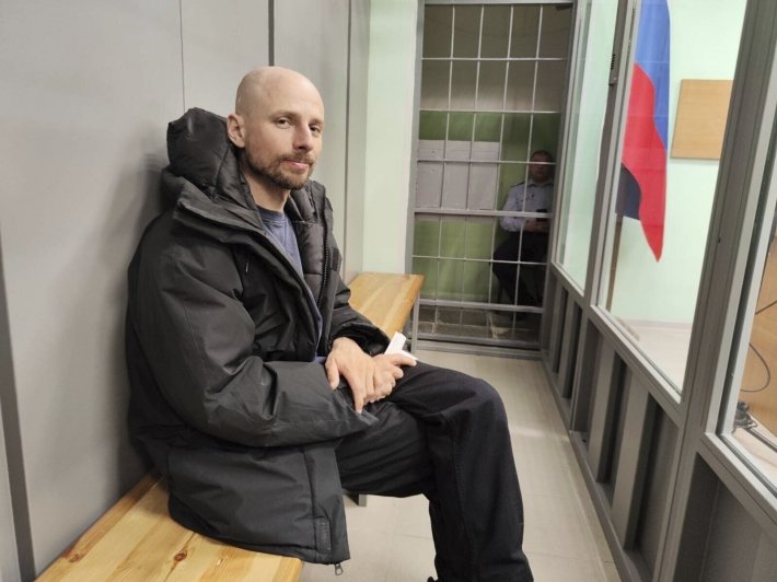 В России задержали еще одного журналиста, который помогал команде Навального