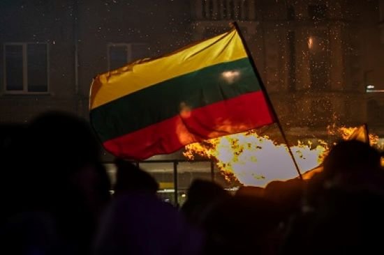 Председатель Сейма Литвы С. Сквернялис предлагает увековечить память всех участников сопротивления 13 января на мемориальной доске