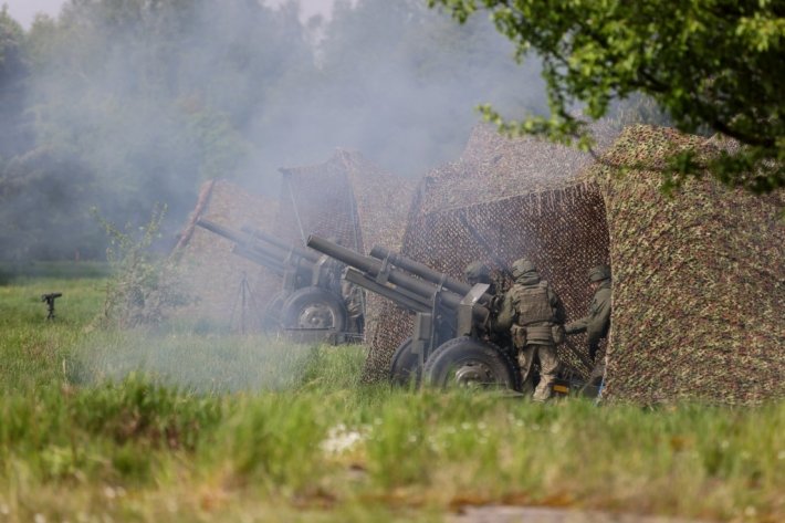 Литва - первая из стран НАТО согласилась увеличить расходы на оборону после требований Трампа