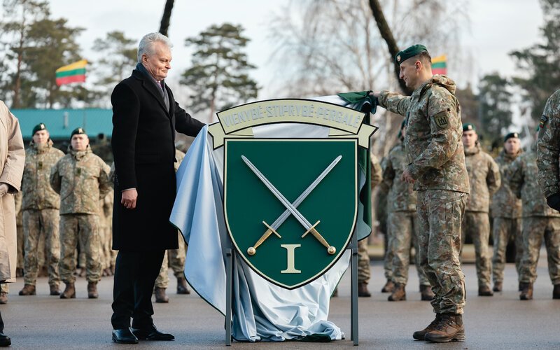 Президент: укрепление армии – одна из важнейших стратегических задач государства