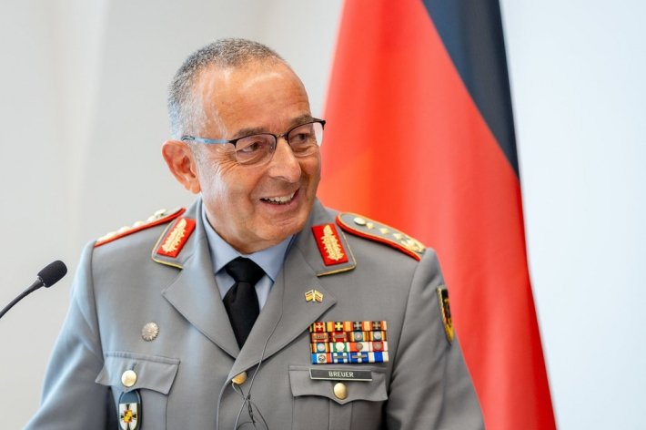 Главком армии ФРГ: остальные военные бригады прибудут, как будет готова инфраструктура