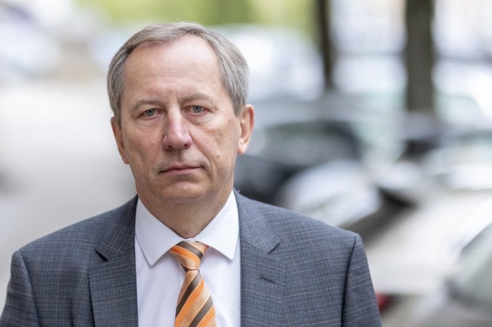Советник президента Дейвидас Матулёнис: удар Украины по авиации России – звоночек, чтобы Москва задумалась